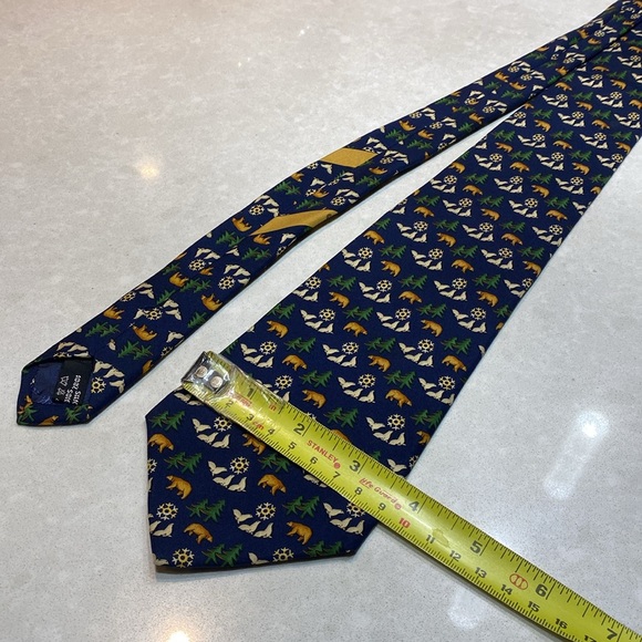 Salvatore Ferragamo 100% silk tie bear sea lion animal printed ⭐️⭐️⭐️⭐️ - Picture 14 of 15